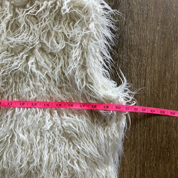 Kenar Fuffly Size M Off White Vest - Picture 7 of 9